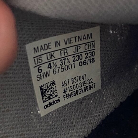 Adidas NMD R1 Running Shoes Grey Size 6 Sneakers Reflective Foam Cushion NEW - Picture 4 of 11